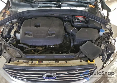 2017 Volvo Xc60 T6 Dynamic из США, поврежденный, VIN YV449MRRXH2017210